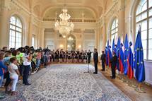 Ob dravnem prazniku, zdruitvi prekmurskih Slovencev z matinim narodom, na Uradu predsednika Republike Slovenije dan odprtih vrat 