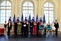 Predsednik republike vroil listino o astnem pokroviteljstvu nad obeleevanjem 100. obletnice slovenskega baleta