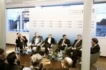 Predsednik Pahor drugi dan Mnchenske varnostne konference tudi z ruskim predsednikom vlade Medvedjevom