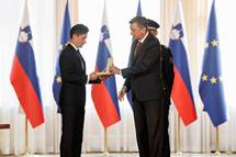 Predsednik Republike Slovenije je danes na posebni slovesnosti v Predsedniški palači vročil državno odlikovanje, ki ga je prejel Primož Roglič