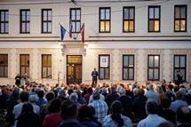 Predsednik Pahor se je udeležil tradicionalnega Koncerta pod lipo v Slavini, pred tem je obiskal osirotele ukrajinske otroke, ki so zatočišče pred vojno našli v prostorih kulturnega doma v Slavini