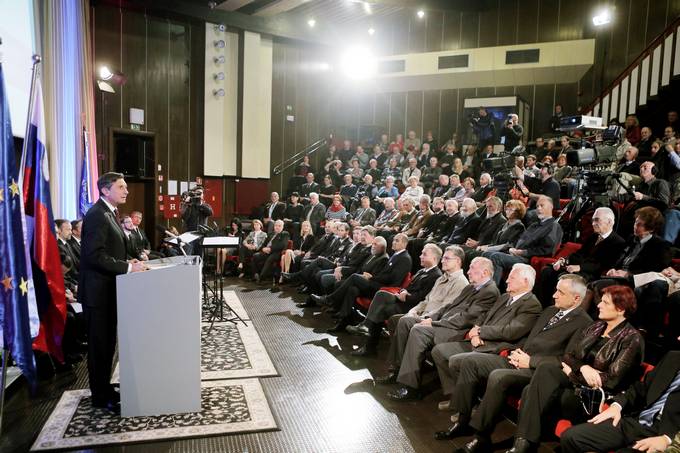 Predsednik Republike Slovenije Borut Pahor se je udeleil prireditve ob 25. obletnici odloitve o slovenski samostojnosti "Polje 1990 - 2015".