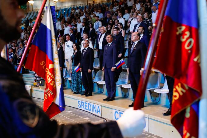 Predsednik Republike Slovenije Borut Pahor se je na predveer dneva dravnosti udeleil skupne slovesnosti tirih obin slovenske Istre ob 30. obletnici dneva dravnosti