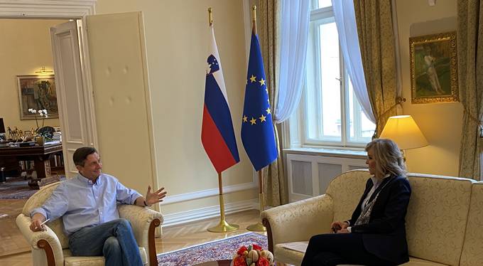 Predsednik Pahor je na neformalni pogovor sprejel veleposlanico ZDA Lindo Blanchard