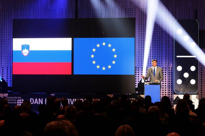 Predsednik Pahor ob podelitvi priznanj GZS za najbolje inovacije: Izkoristimo as splonega optimizma za strateko ukrepanje, tudi za spodbujanje inovativnosti
