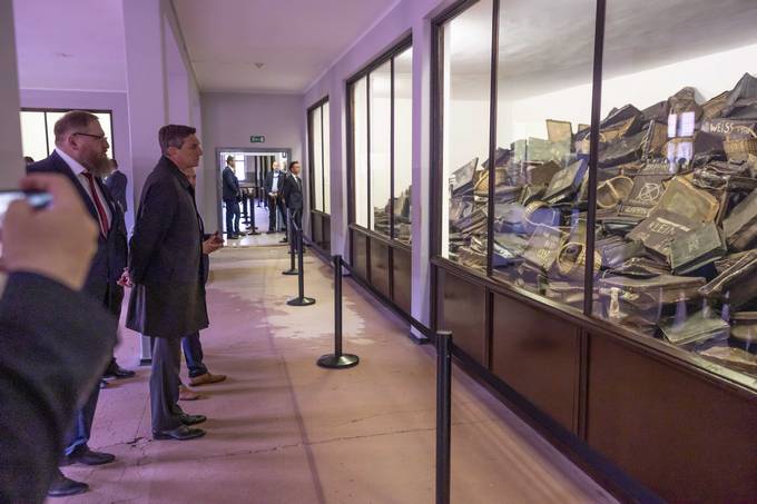 V okviru zadnjega dne uradnega obiska na Poljskem je predsednik Pahor obiskal muzejski kompleks koncentracijskega taboria Auschwitz-Birkenau
