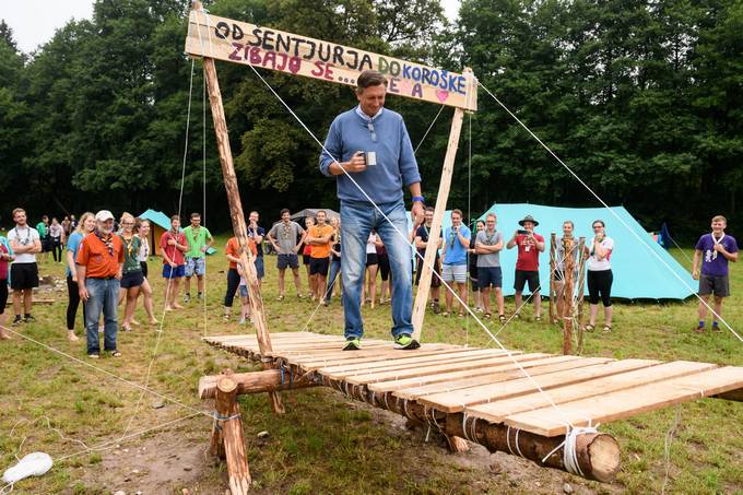 Predsednik republike na vseslovenskem taboru voditeljev skavtov
