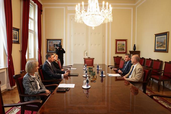 Predsednik Pahor je danes sprejel predsednika DVK Goloba in podpisal Ukaz o sklicu prve seje dravnega zbora