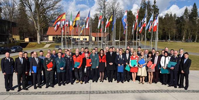 Predsednik republike ob svetovnem dnevu Civilne zaite na podelitvi nagrad in priznanj Civilne zaite