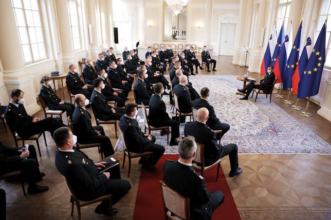 Predsednik Republike Slovenije in vrhovni poveljnik obrambnih sil Borut Pahor je na pogovor sprejel sluatelje vijetabnega in generaltabnega teaja