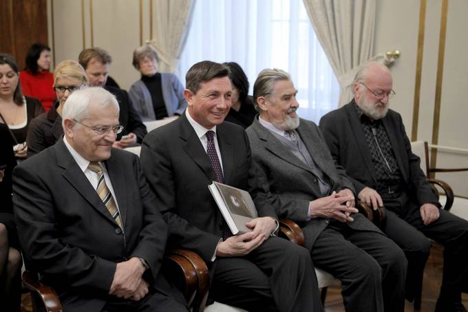 Predsednik Pahor na predstavitvi monografije o slikarju Zoranu Muiu.