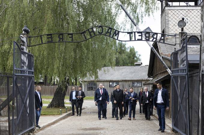 V okviru zadnjega dne uradnega obiska na Poljskem je predsednik Pahor obiskal muzejski kompleks koncentracijskega taboria Auschwitz-Birkenau