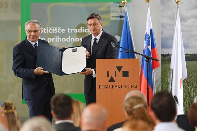 Predsednik Pahor na odprtju jubilejnega 60. mednarodnega kmetijsko-ivilskega sejma AGRA Pomurskemu sejmu vroil Zahvalo predsednika Republike Slovenije