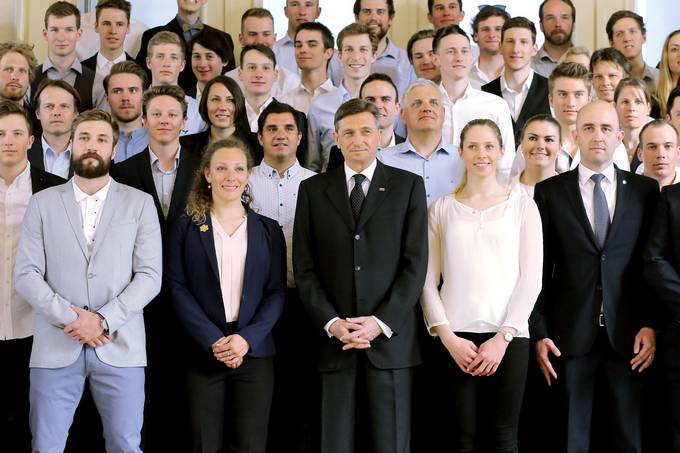 Predsednik Pahor gostil sprejem za portnice in portnike Smuarske zveze Slovenije