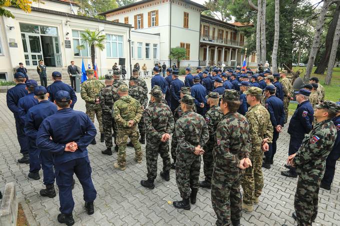 Predsednik republike v Vojanici slovenskih pomorakov v Ankaranu