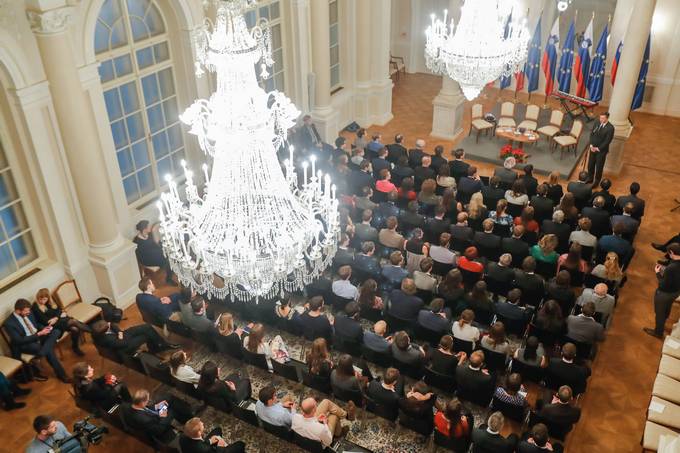 Predsednik republike je gostil tradicionalni pogovor ob sreanju z Drutvom v tujini izobraenih Slovencev (VTIS)