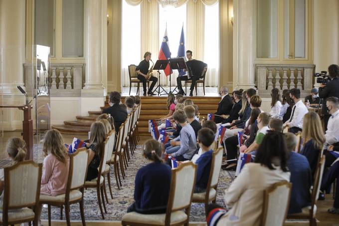 Predsednik Pahor mladim obiskovalcem dneva odprtih vrat ob dnevu Primoa Trubarja: »Ste Slovenci in ste Evropejci. Ostanite e naprej tako pogumni in solidarni«