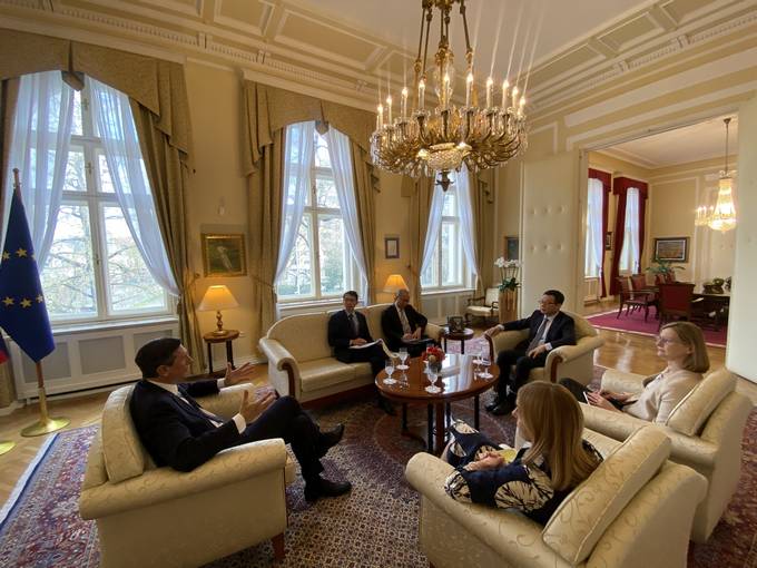 Predsednik Pahor je danes na pogovor sprejel veleposlanika Ljudske republike Kitajske Wanga Shunqina
