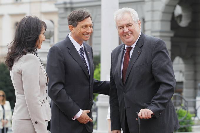 Predsednik Republike Slovenije danes na uradnem obisku v Republiki Sloveniji gosti predsednika eke republike Miloa Zemana s soprogo