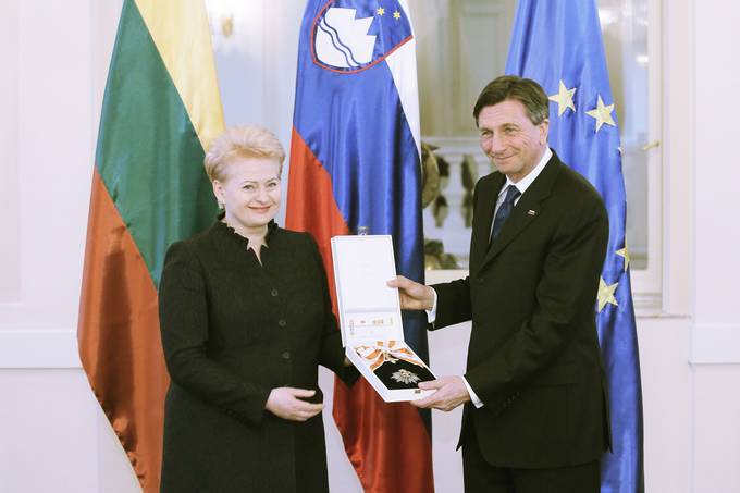 Predsednik Republike Slovenije Borut Pahor in predsednica Republike Litve Dalia Grybauskaitė sta si izmenjala dravna odlikovanja