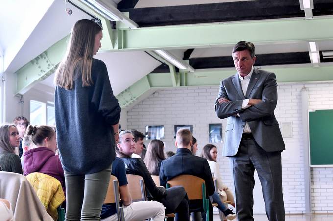 Predsednik Pahor se je udeleil pogovora z dijaki Gimnazije Ledina