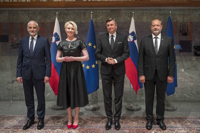 Predsednik Republike Slovenije Borut Pahor se je udeleil slavnostne seje Dravnega zbora Republike Slovenije ob dnevu dravnosti.