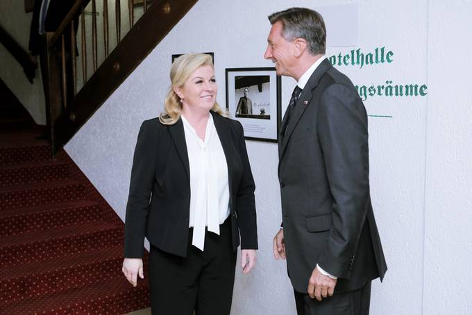 Predsednik Pahor se je ob robu Evropskega foruma Alpbach sreal s predsednico Republike Hrvake Kolindo Grabar-Kitarovi