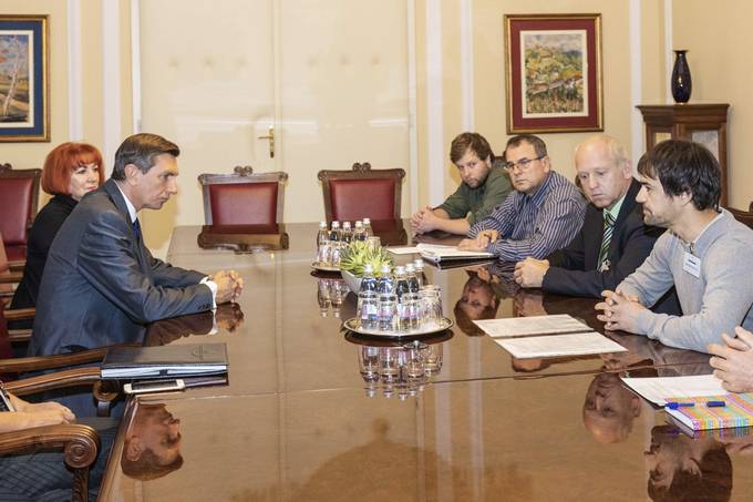 Predsednik republike na pogovor sprejel predstavnike Regijske civilne iniciative za reevanje Romske problematike