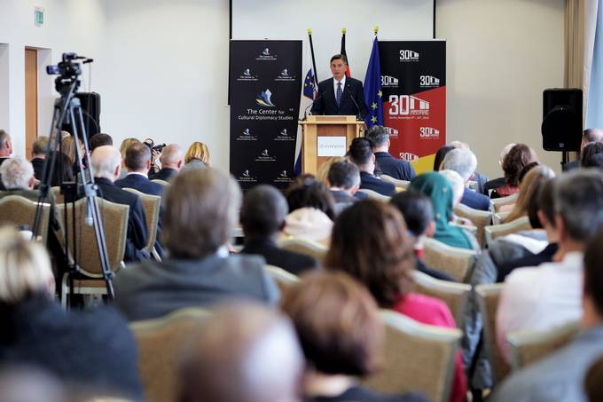 Predsednik republike na konferenci »Berlin Wall 30. Summit« ob 30. obletnici padca Berlinskega zidu
