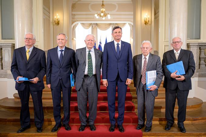 Predsednik republike v Predsedniki palai priredil posebno slovesnost ob 30-letnici mednarodnega priznanja Republike Slovenije