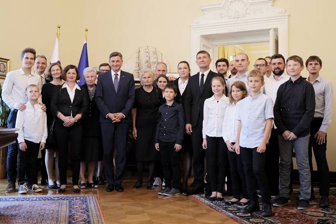 V Predsedniki palai slovesnost ob poimenovanju dvorane po nedavno preminulem Ivanu Omanu