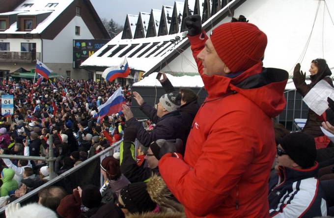 Predsednik navijal za nae smuarke na Mariborskem Pohorju