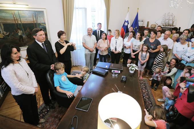 Predsednik republike: Vsem elim, da bi naa domovina bila varen in topel dom za vse, da bi ga napolnili s prijaznostjo in pogumom