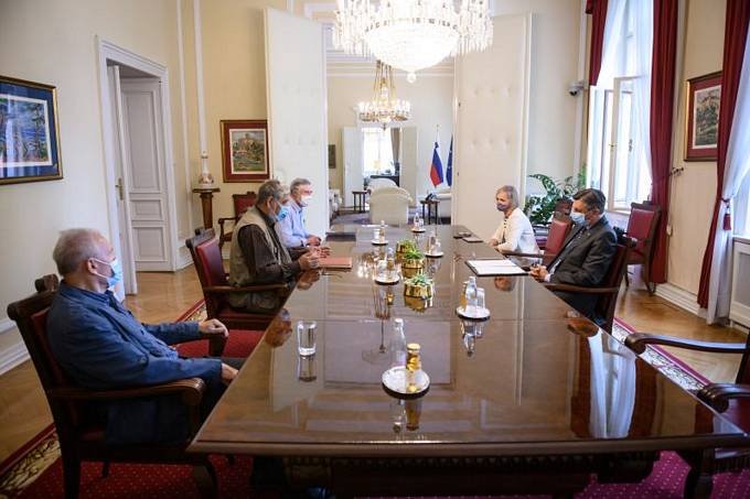 Predsednik republike na pogovor sprejel predstavnike SINTEZE-KCD