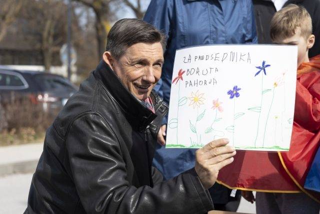 Predsednik Pahor in Vrtec Litija skupaj obeleila dananjo 30-letnico uradnega imena Republika Slovenija
