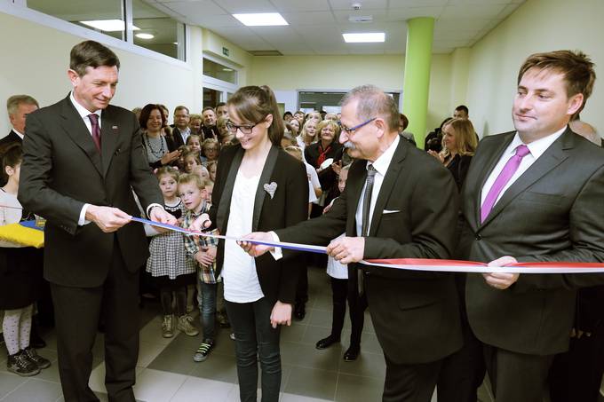 Na povabilo uenke Julije predsednik republike obiskal Osnovno olo Korena