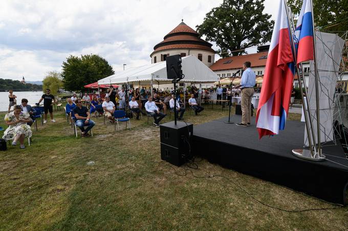 Predsednik Pahor v Mariboru ob otvoritvi 26. veslake regate zDravoJutri in obisku Festivala Lent 2020: “Iskati moramo nove poti za druenje”