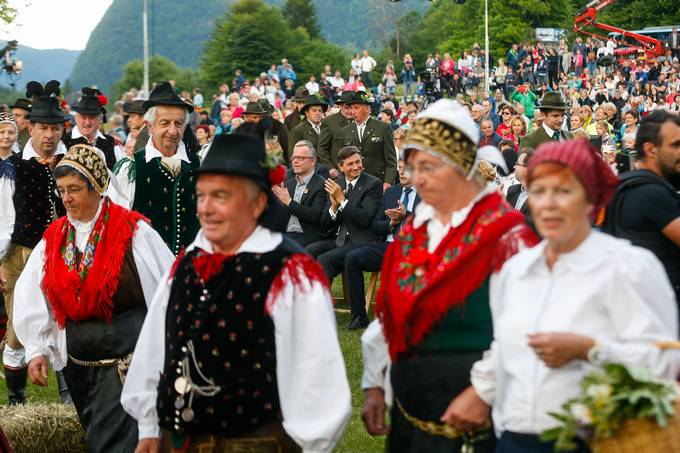 Predsednik Pahor na otvoritvi 11. Mednarodnega festivala alpskega cvetja