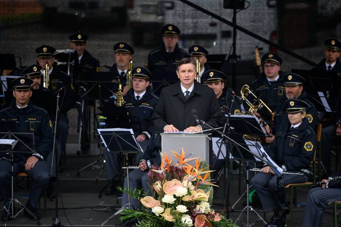 Predsednik republike na slovesni poastitvi 30. obletnice "Pekrskih dogodkov"