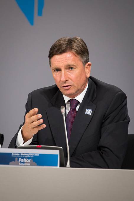 Predsednik Republike Slovenije Borut Pahor v Erfurtu, v nemki zvezni deeli Turingiji (Thringen) zakljuuje sreanje s predsedniki desetih evropskih drav