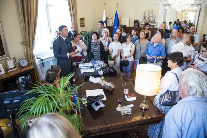 V Predsedniki palai dan odprtih vrat ob dravnem prazniku zdruitve prekmurskih Slovencev z matinim narodom
