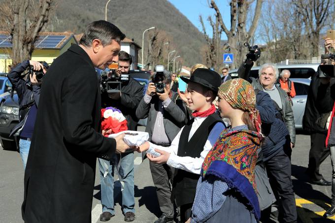 Predsednik Republike Slovenije v petru: "Za ni na svetu ne bi elel zamuditi te udovite prireditve, danes, tu v petru."