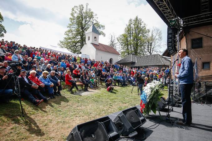 Predsednik Pahor na tradicionalnem 43. praznovanju delavskega praznika na Jotu nad Kranjem