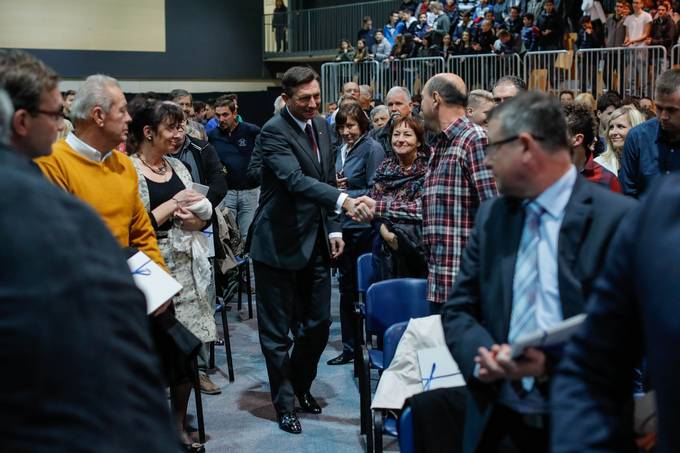 Predsednik republike ob 60-letnici Srednje tehnike ole Koper: "Praznujte dananji astitljivi jubilej z obutkom ponosa na pot, ki ste jo prehodili, in zanosa za pot, ki vas aka."