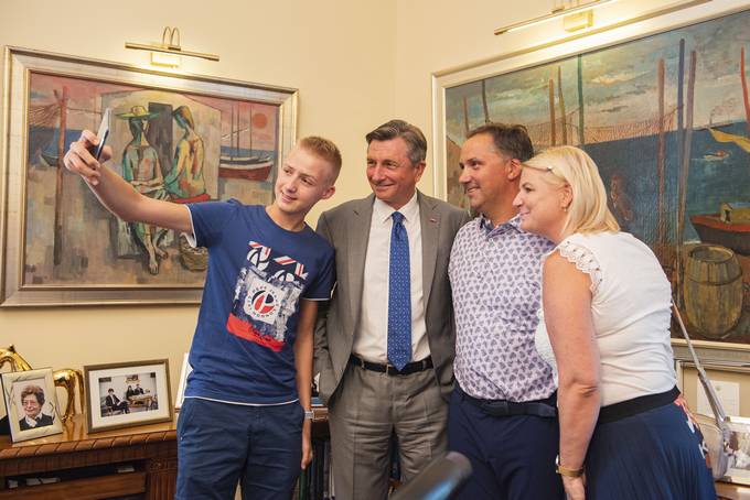 V Predsedniki palai dan odprtih vrat ob dravnem prazniku zdruitve prekmurskih Slovencev z matinim narodom