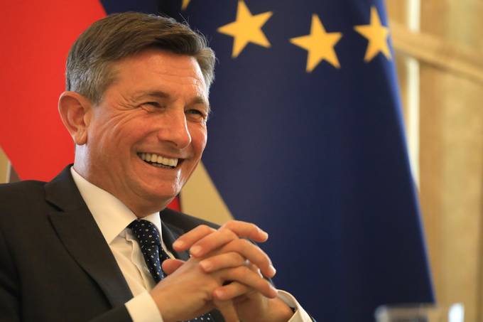 Pogovor predsednika Pahorja za sobotno prilogo asopisa Veer