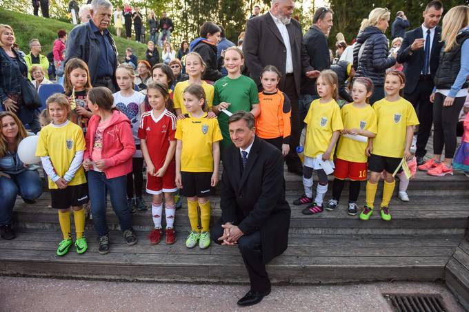 Predsednik republike na praznovanju obinskega praznika v eminovem parku v Domalah