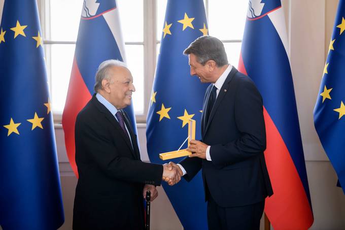 Predsednik republike vroil dravno odlikovanje dirigentu Zubinu Mehti