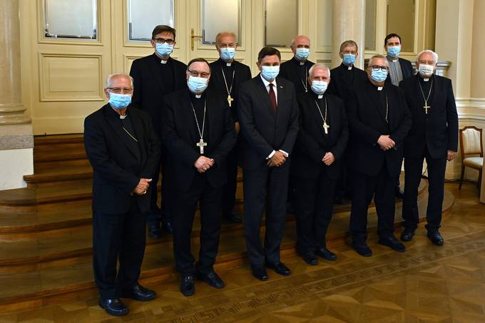 Predsednik Pahor je v ast 30. obletnice samostojnosti Republike Slovenije priredil sveano kosilo za kofe Slovenske kofovske konference