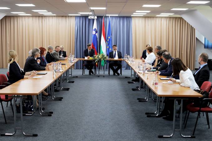 Predsednik Pahor ob 30-letnici Zveze Slovencev na Madarskem: “To je praznik za celotno slovensko skupnost, praznik Porabja in skupne ezmejne regije”
